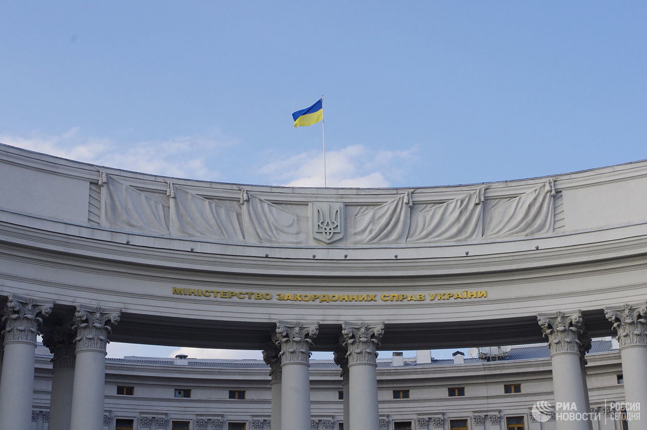 МИД Украины осудил заявление Венгрии об образовании в стране.