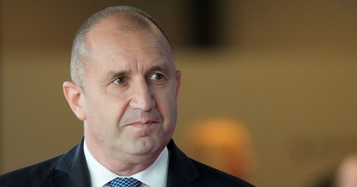 Președintele Bulgariei nu a aprobat legea privind preluarea rafinăriei Lukoil sub controlul statului.