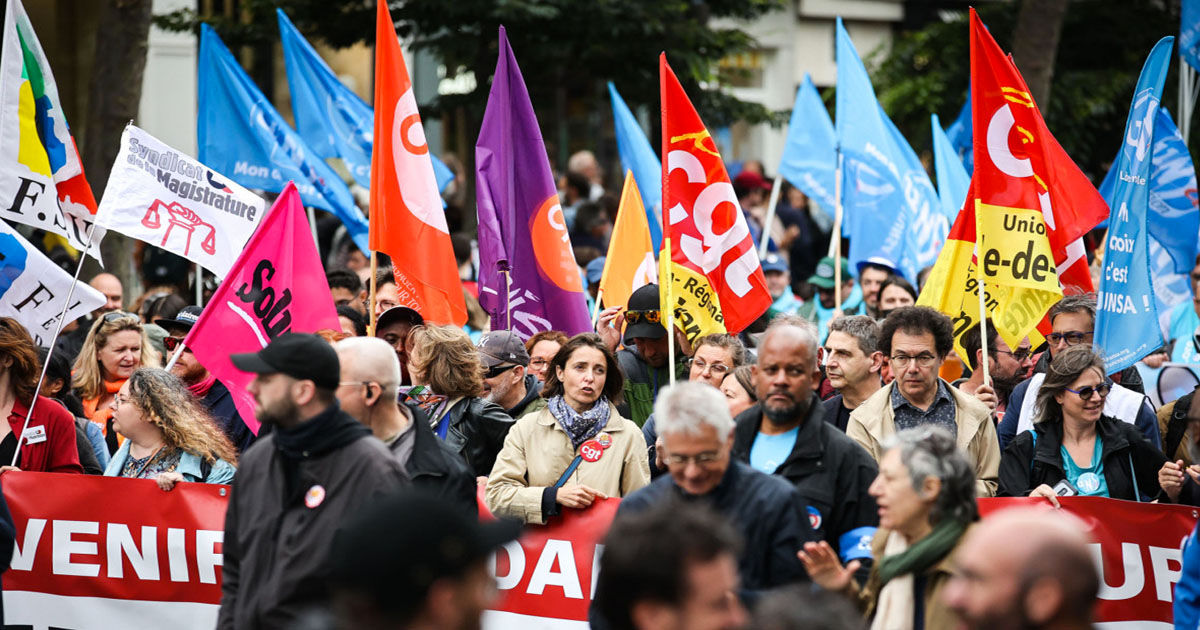 Sindicatele din Franța sunt nemulțumite de discuțiile cu prim-ministrul și anunță o nouă grevă.