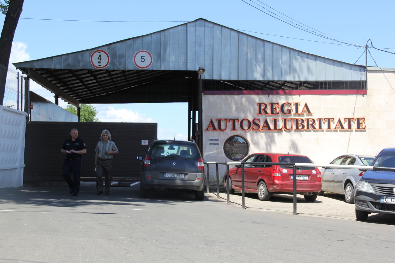 Директор Управления Autosalubritate отстранен от должности.