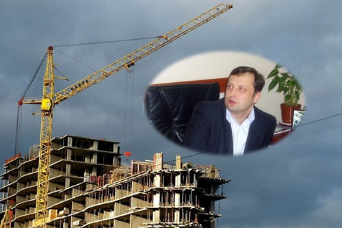 Что интересно, директор фирмы значится и основателем ассоциации "Клуб миллионеров".