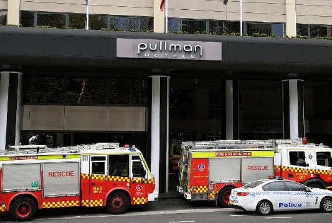 В центре Парижа загорелся отель Pullman.