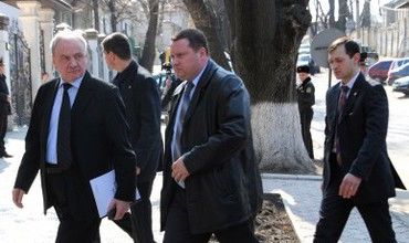 Ajuns la final de mandat, președintele Nicolae Timofti și-a decorat și bodyguarzii.