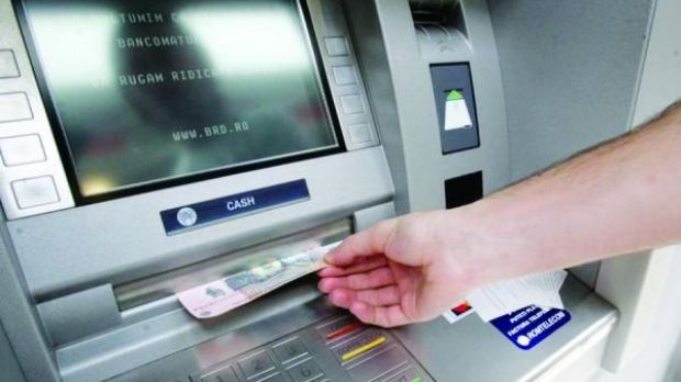Patru persoane au aruncat în aer un bancomat și au furat 40 mln de ruble. 