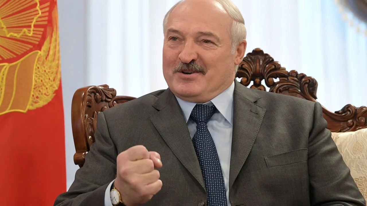 Лукашенко заявил о планах с помощью России к концу года создать белорусский "Искандер".
