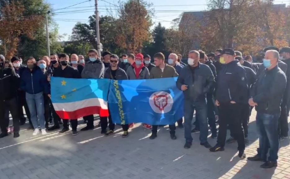 В Комрате проходит митинг в защиту Александра Стояногло. Фото: Gagauzinfo.md