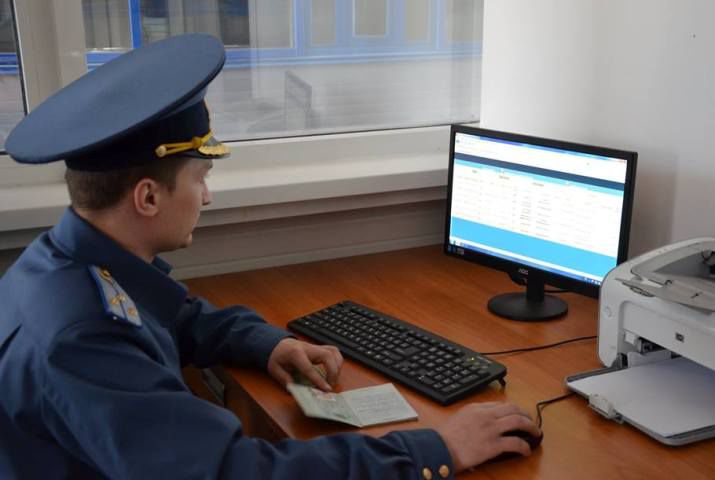 Работы по восстановлению подачи электричества продолжались около часа.