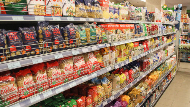 Magazinele ar putea fi obligate să vândă produse alimentare autohtone în proporție de 50%. 