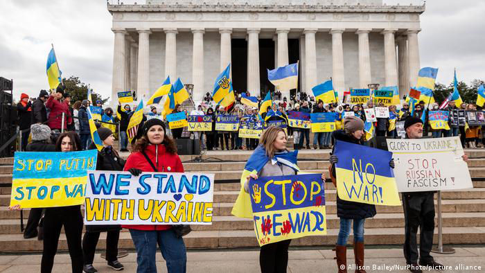 США утвердили пакет помощи Украине на 40 млрд долларов.