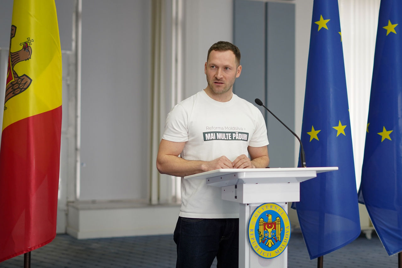 Lemnul de foc va avea un preț unic în Moldova și vor fi construite 30 de depozite pentru vânzarea acestuia.