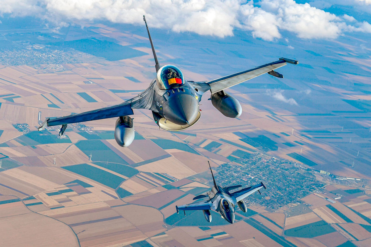 Pentru prima dată în Polonia, o femeie a pilotat un avion de vânătoare F-16.