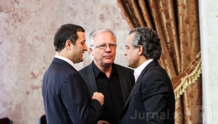 PLDM cere partidelor din coaliţia de guvernare să încheie un acord de neagresiune în perioada campaniei electorale.
