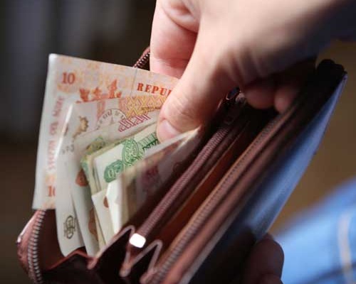 Так, на фоне обесценивания национальной валюты за год примерно на 20% выросла плата по кредитам и стоимость аренды жилья.