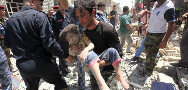 Un avion militar din Irak a lansat accidental o bombă asupra unui cartier din Bagdad, omorând cel puţin 12 persoane. Foto: paginaderusia.ro