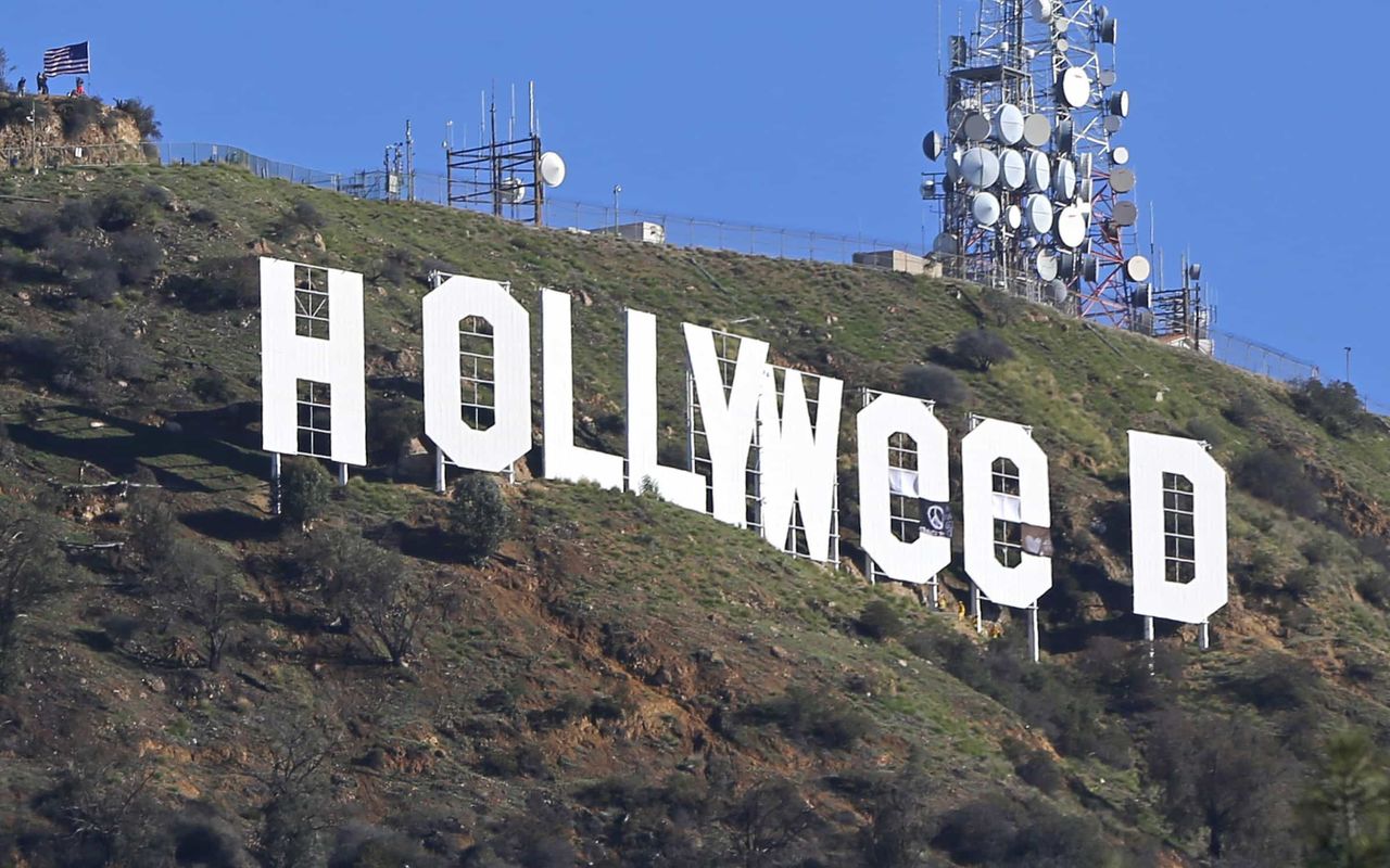 De la Hollyweed la covfefe. Întâmplări inedite devenite ştiri. Foto: Romania libera