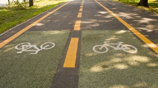 Dorin Chirtoacă a dat o dispoziţie ca în fiecare sector din capitală să fie delimitată o stradă principală, pentru biciclişti. Foto: infomediu.eu