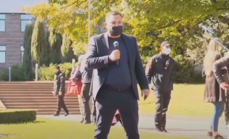 Кэлин: В Фейсбуке нет роста цен и тарифов, есть только тролли.