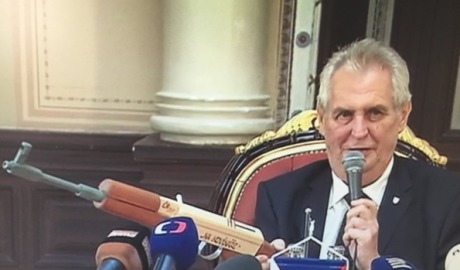Gestul şocant al preşedintelui ceh. A stârnit furia jurnaliştilor