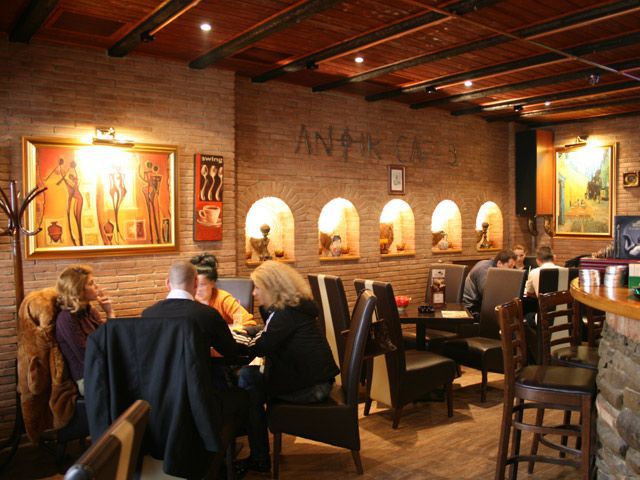 Au fugit fără să plătească nota de la restaurant. Foto: rsu.ro