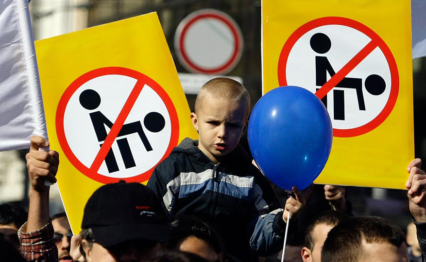 Активисты движения выступают категорически против насилия.