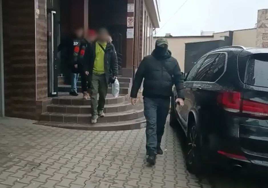 СИБ признала двух иностранцев персонами нон грата на 10 лет.