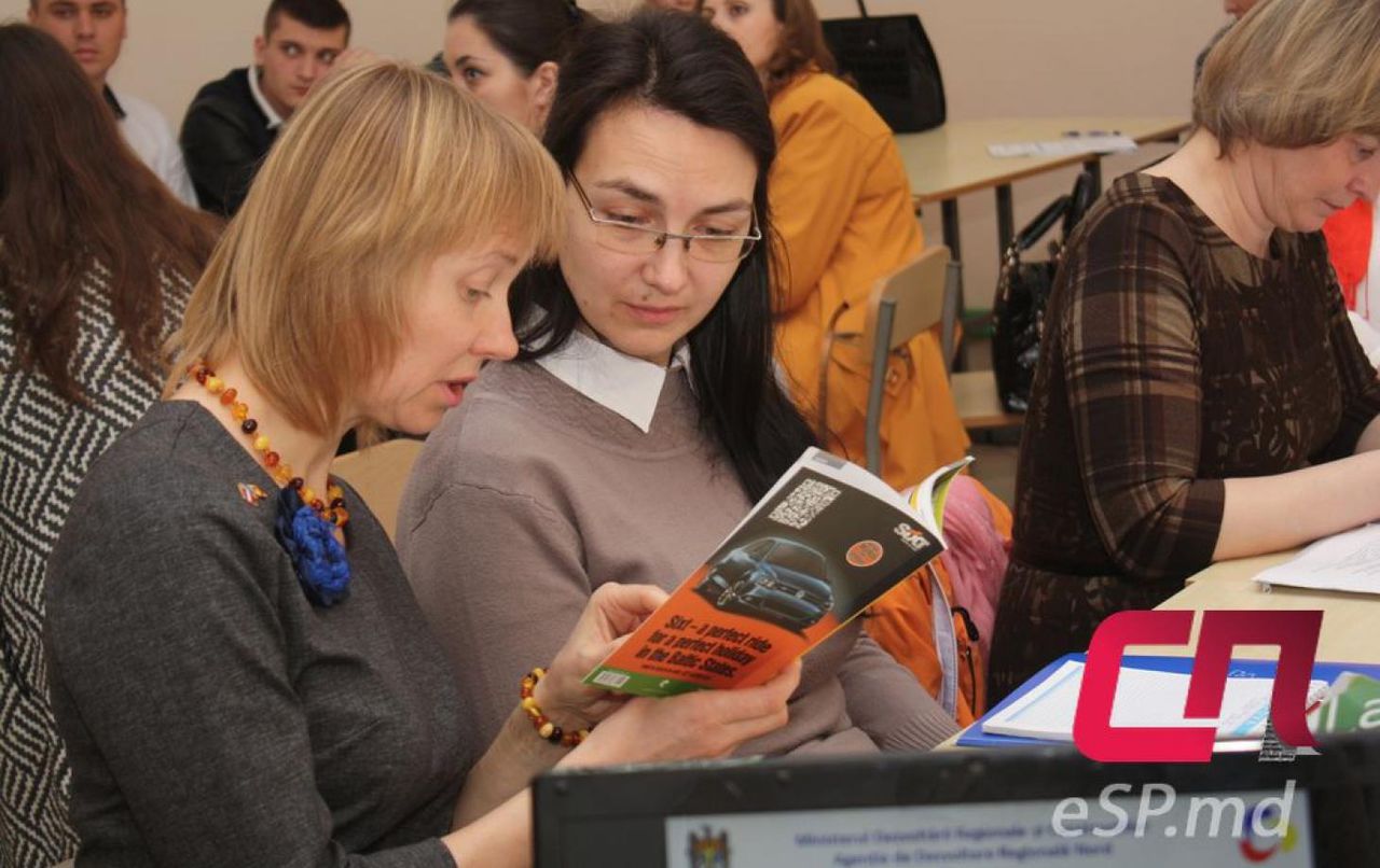 В ходе рабочих встреч гости и хозяева обменивались мнениями, задавали друг другу вопросы.