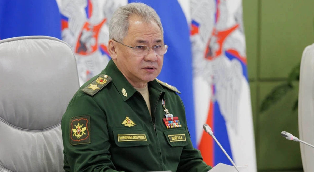 Шойгу потребовал нарастить поставки оружия «для поддержания требуемых темпов наступления».