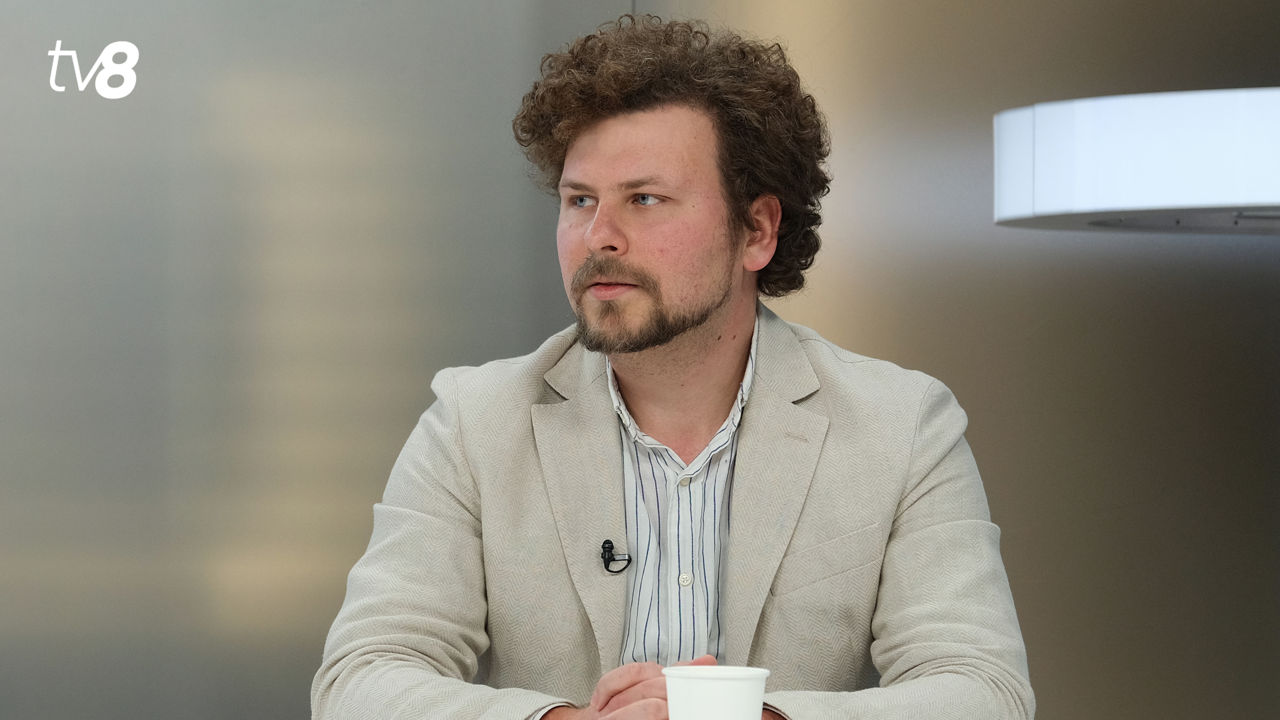 Перчун анонсировал повышение зарплат учителям с 2024 года.