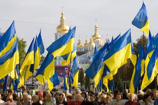 Согласно рекламе, контрактникам будут платить от 7 до 12 тыс. грн, обеспечат медобслуживанием.