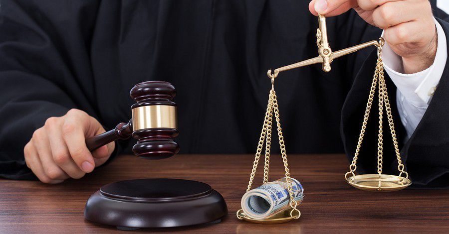 Un avocat, fără licenţă. Atribuţii neîndeplinite pentru 1.500 de euro. Foto: therakyatpost.com