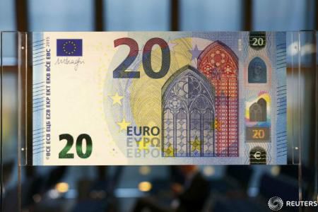 În prezent, bancnotele euro sunt utilizate în comun de 338 de milioane de cetăţeni din 19 ţări şi au o valoare nominală combinată de 1.000 de miliarde de euro.