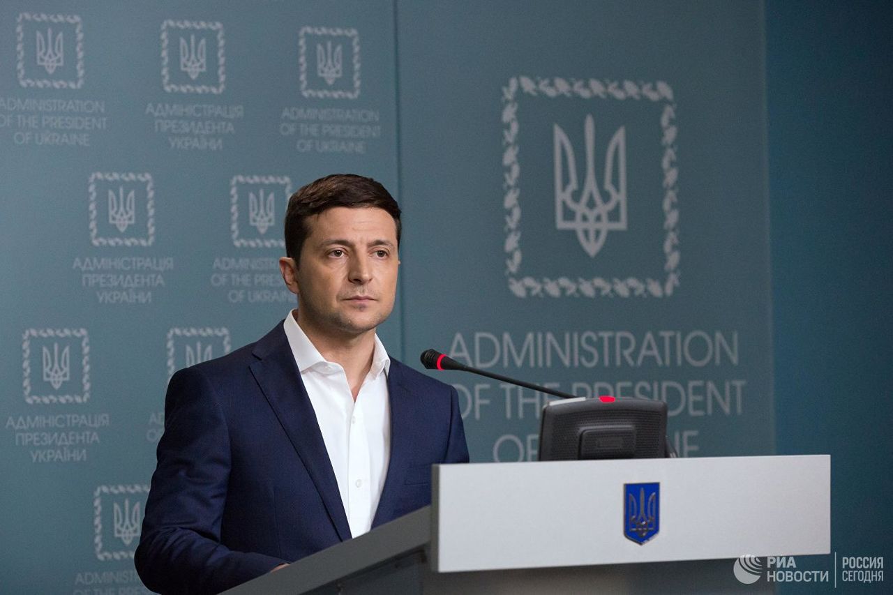 Зеленский пообещал защищать украинский язык.