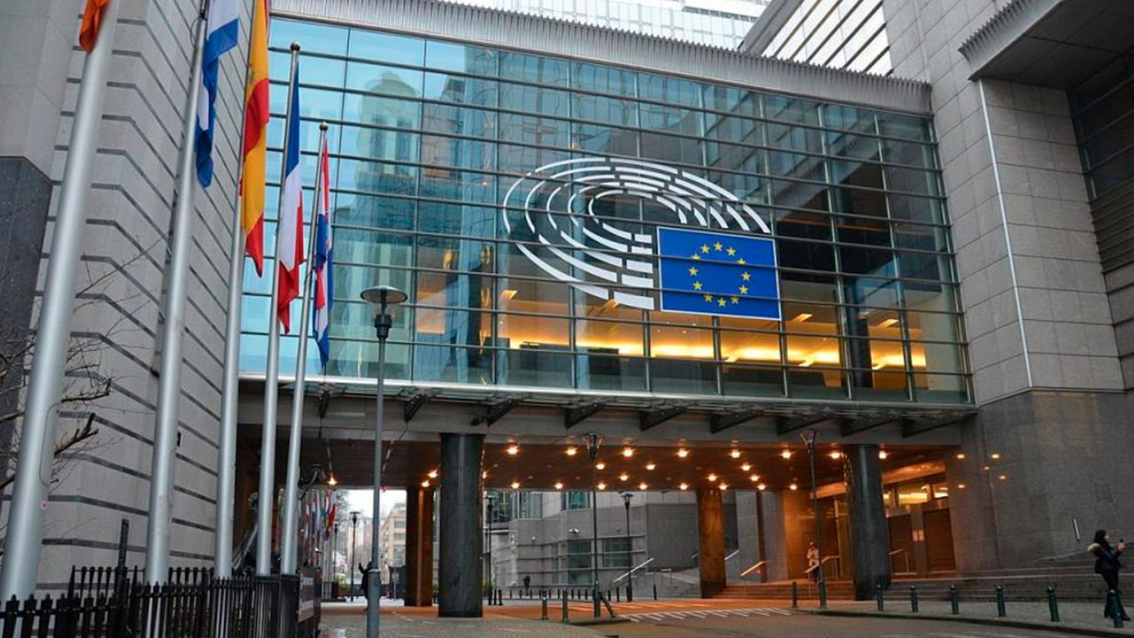 Европарламент отменяет одну из своих премий, чтобы сэкономить средства.