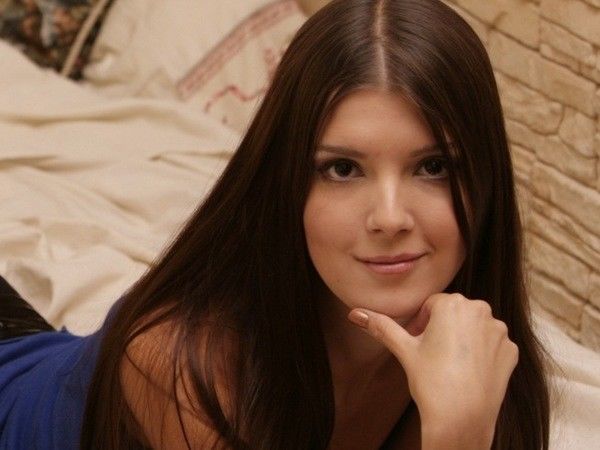 О причине смерти Политовой пока нет данных.