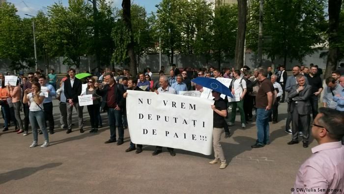 Протесты оппозиции пока не получили развития.