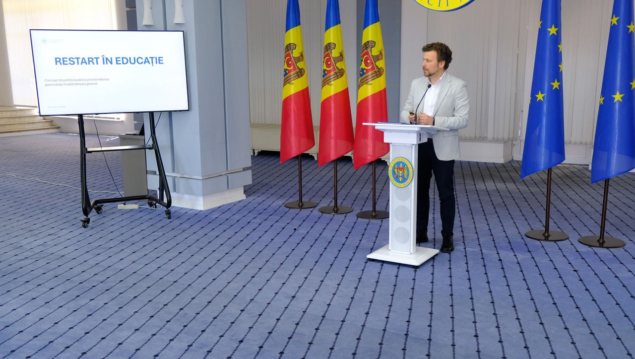 Administrarea școlilor va trece de la autoritățile locale în subordinea Ministerului Educației.