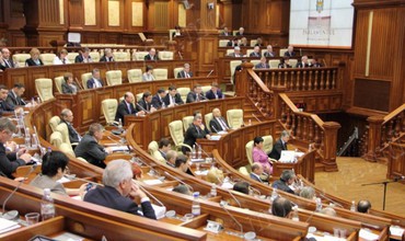 На этой неделе депутаты получили отпускные и материальную помощь. Фото: newsmoldova.md.