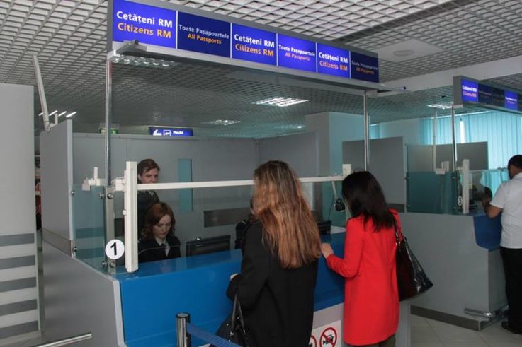 Proceduri simplificate pentru străinii care vin să muncească în Moldova