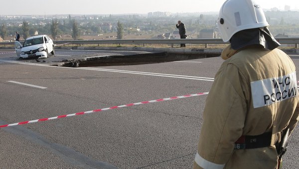 Генеральным подрядчиком строительства объездной трассы вокруг Симферополя был "Юждорстрой".
