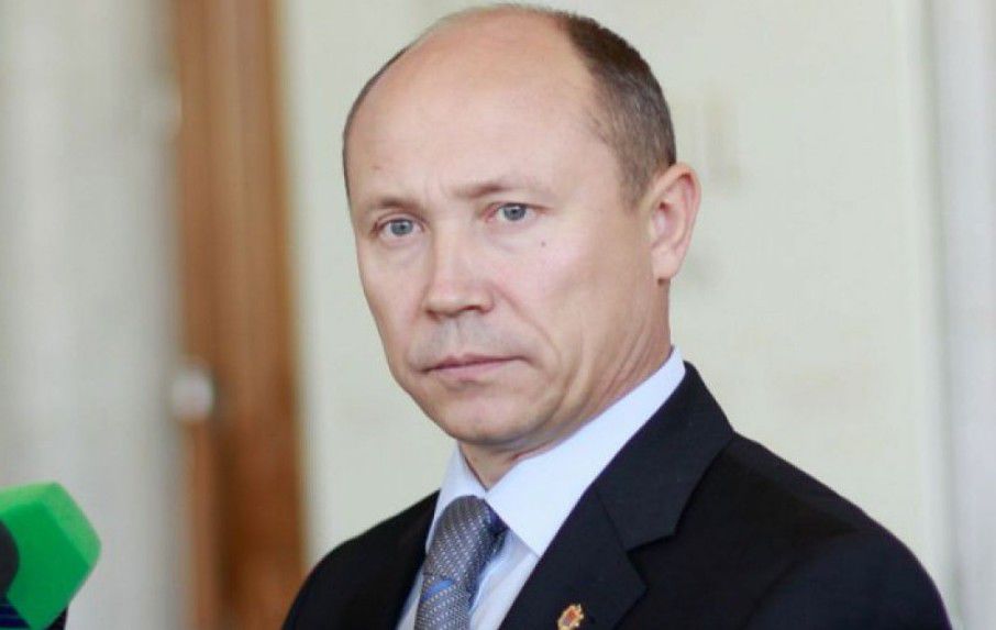 Премьер-министр также уточнил, что деятельность рабочей группы никак не скажется ни на пассажирах, ни на рядовых сотрудниках аэропорта.