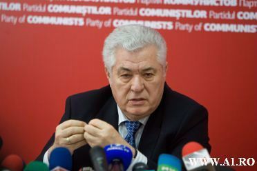 În acelaşi timp, astăzi deja este evident că autoritatea partidelor de la guvernare a scăzut la minimumul record.