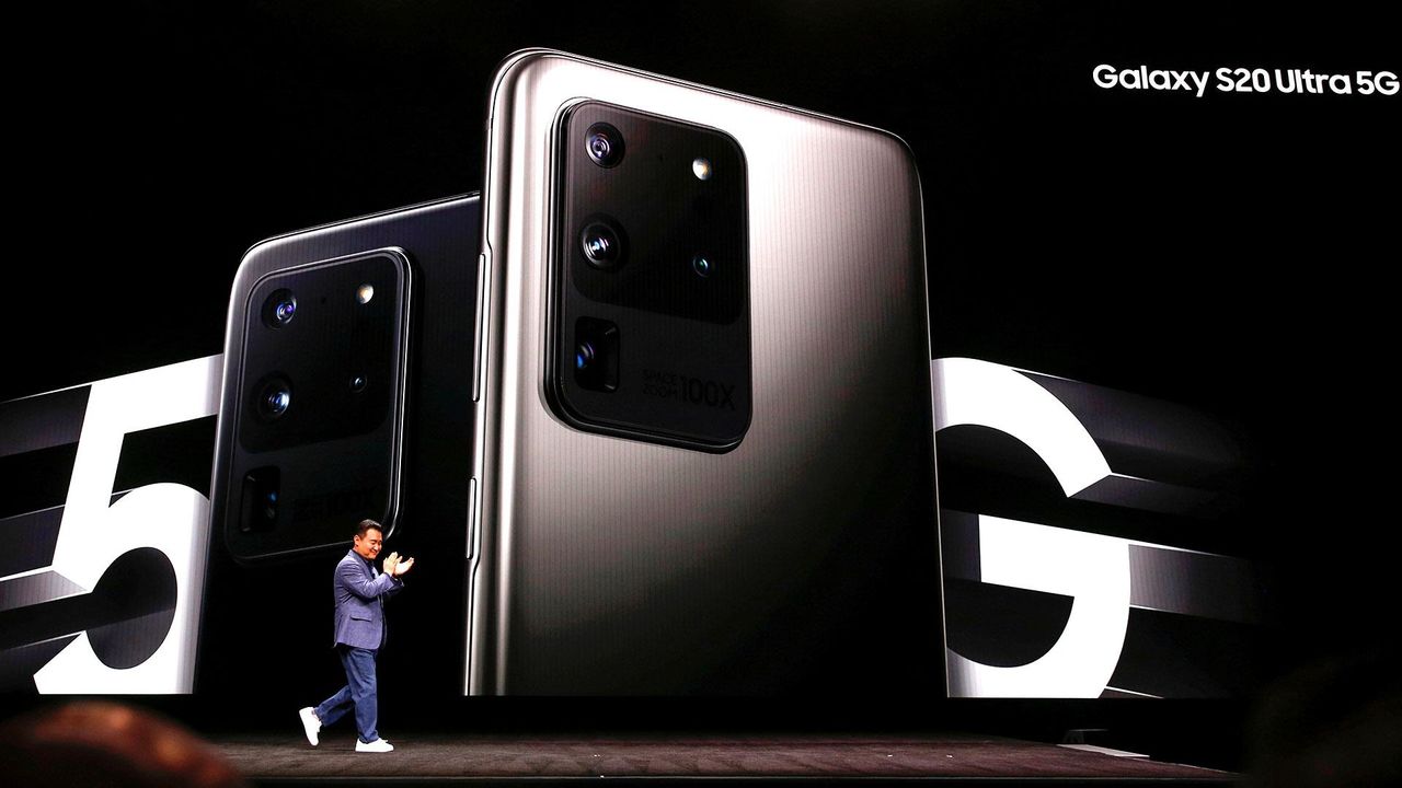 Samsung представил новый складной смартфон и три флагманских Galaxy S20.