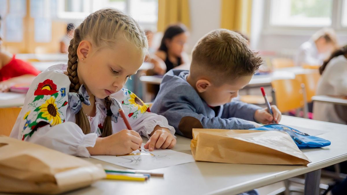 Peste 2.200 de copii ucraineni învață în școlile și grădinițele din Chișinău.