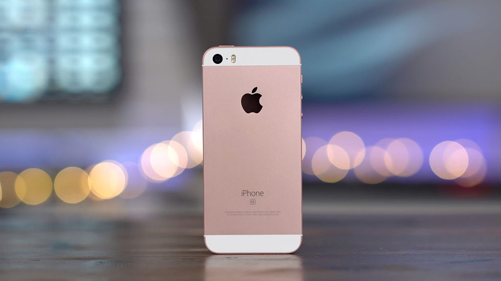 Apple признала первый iPhone SE устаревшим продуктом.