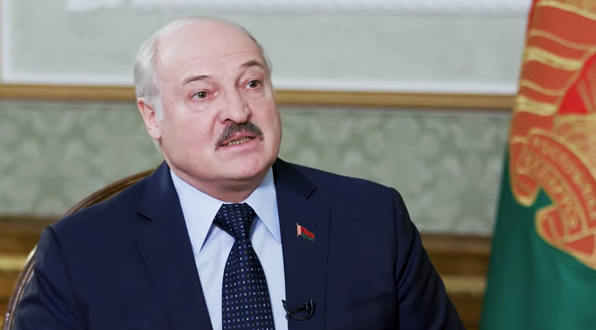 Лукашенко предупредил Зеленского об "акте капитуляции".