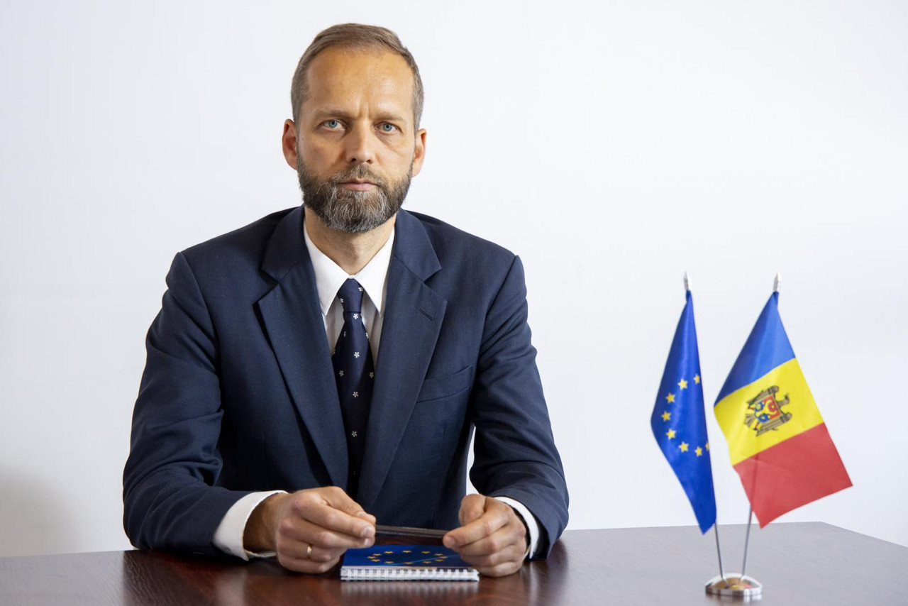Посол ЕС в Молдове Янис Мажейкс.