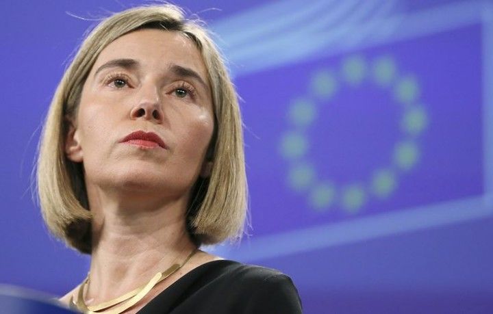 Могерини призвала освободить осужденных журналистов Reuters.