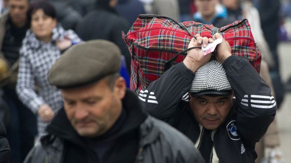 Между нашей страной и Россией существу­ет соглашение о сотрудничестве в области трудовой миграции, подписанное еще в 1993 году, но, к сожалению, оно уже устарело и нефункционально.