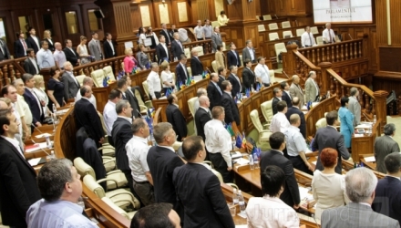 Promit marea şi sarea în actuala campanie electorală, chiar dacă nu şi-au îndeplinit angajamentele asumate la scrutinul anterior.