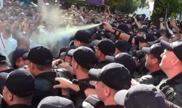Доступ на площадь Великого Национального Собрания во время празднования Дня независимости был запрещен.